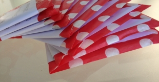Enveloppes à pois