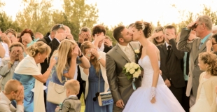 Mise en scène des mariés et des invités