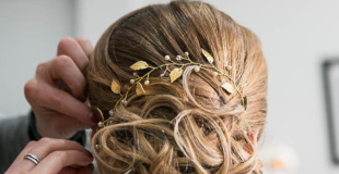 Bijou de robe, bijou de dos mariée