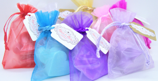 Pochon organsa avec fleur ou coeur de savon