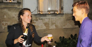 service au verre pendant la soirée