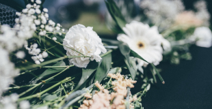 Décoration florale pour voiture