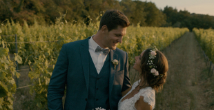 Julie & Alexandre heureux dans les vignes