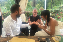 Magicien avec les mariés