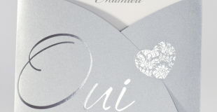 Superbe faire-part gris argenté, coeurs en arabesques argentées