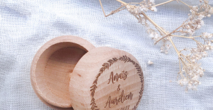 Boite à bagues et alliances en bois personnalisée