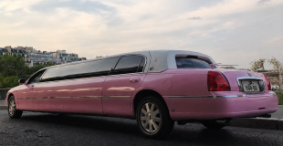 Mariage en Limousine rose