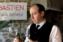 Bastien choisi un verre